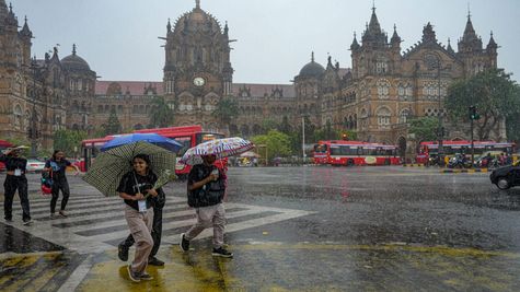 Mumbai Weather Today: अगले 2 दिन मुंबई में होगी भारी बारिश, IMD ने जारी किया ये अपडेट