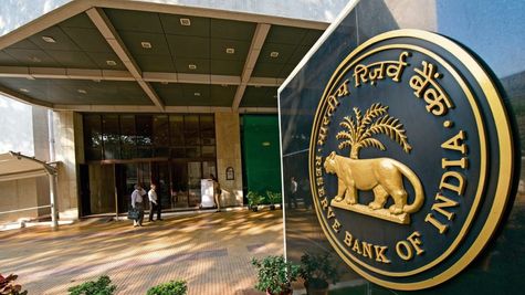 RBI का चला डंडा! एक्सिस बैंक और HDFC बैंक पर ठोका करोड़ों का जुर्माना, ये गलती पड़ी भारी