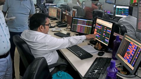 Stock Market Triggers: शेयर बाजार में खरीदारी के संकेत, ब्याज दरों में कटौती की उम्मीद से ग्लोबल मार्केट चमके
