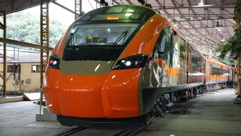 Vande Bharat Metro: रेलवे यात्रियों की मौज! सिर्फ 30 रु में करें पहली वंदे भारत मेट्रो में सफर, ये होंगे रूट्स