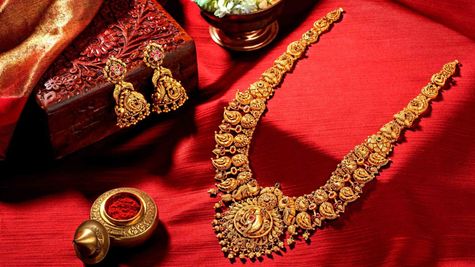 Gold Price Today: सोने ने तोड़ा रिकॉर्ड, ₹80000 के पार निकला 10 ग्राम का भाव, चेक करें सर्राफा बाजार के रेट्स 