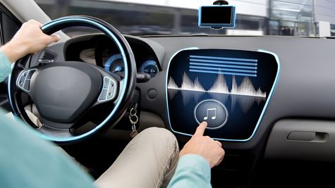 Challan For Noise Pollution: गाड़ी चलाते समय गाने सुनने पर देना पड़ सकता है चालान? क्या कहता है सड़क नियम 