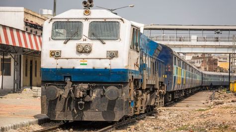 Railway Naukri 2024: रेलवे में जॉब का शानदार मौका! इन पदों पर हो रही है भर्ती, 14 दिसंबर तक करें अप्लाई