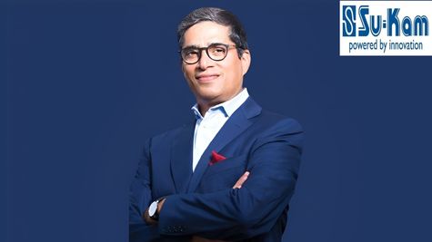 Success Story: कभी बसों में बेचने पड़ते थे पेन, एक बिजनस आइडिया ने बना दिया करोड़पति