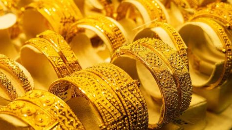 Gold Price Outlook: सोने के निवेशक बनें मालामाल! टूट गया 45 सालों का रिकॉर्ड, क्या साल 2025 में बढ़ेगी कीमत?
