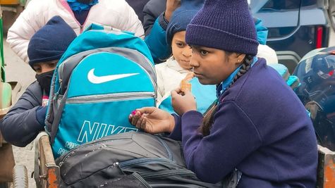 School Holiday: ठिठुरती ठंड! उत्तर प्रदेश से लेकर बिहार तक इस दिन तक स्कूल हुए बंद, फटाफट कर लें चेक 