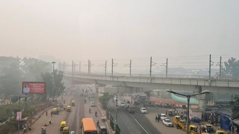 Delhi Weather Today: दिल्ली में बदला मौसम! फिर से लौटी ठंडी हवाएं, अस्पतालों में बढ़ी मरीजों की संख्या