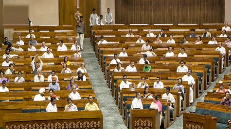 MP's Salary Hike: सांसदों की हुई मौज! बढ़ेगी सैलरी, पेंशन और भत्ता; सरकार ने जारी किया नोटिफिकेशन 