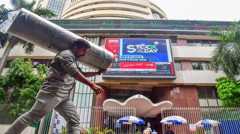 Stock Market LIVE Updates: शेयर बाजार में खरीदारी जारी, सेंसेक्स 77,620 के पास, टाटा मोटर्स 4% लुढ़का