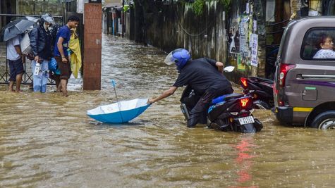 Delhi ka Mausam: आज भोर में अचानक बदला दिल्ली का मौसम! रेड अलर्ट हुआ जारी, अगले 48 घंटे ऐसा रहेगा हाल