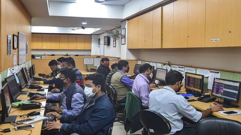 Stock Market Updates: वौलेटिलिटी के बीच सेंसेक्स-निफ्टी की फ्लैट चाल, Infosys 1% उछलकर बंद 