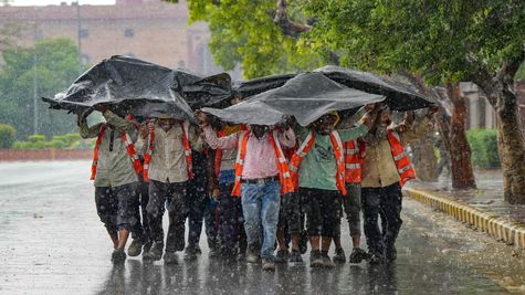 Karnataka Weather: कर्नाटक में मौसम को लेकर IMD ने दिया अपडेट! बैंगलोर समेत इन शहरों में होगी झमाझम बारिश