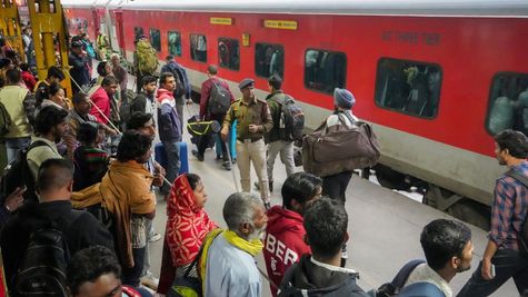Indian Railway: यात्रियों को मिल सकती है राहत! रेलवे हटा सकता है टिकट कैंसिलेशन पर लगने वाला ये चार्ज