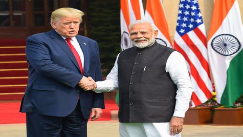 US-India Trade Deal: टैरिफ के साथ ट्रेड डील पर बनेगी बात? भारत आ रहे ट्रम्प के खास अधिकारी