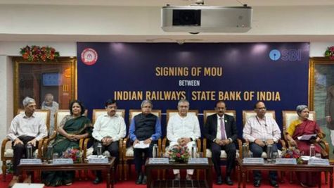 रेलवे कर्मचारियों के लिए खुशखबरी! इस बैंक के खाताधारक स्टाफ को मिलेगा 1 करोड़ रुपए तक का दुर्घटना बीमा 