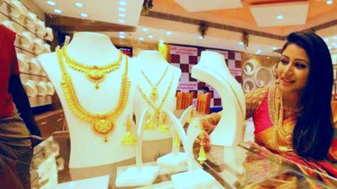 Gold Rate Today: सोना हुआ सस्ता, आज देश में इतने रुपये में मिल रहा 24K और 22K 10 ग्राम गोल्ड - जानें ताजा रेट 