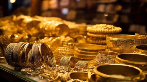 Gold Price Today: धनतेरस पर सोना हुआ सस्ता! चांदी की चमक पड़ी फीकी - देखें आपके शहर में क्या चल रहा है भाव