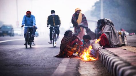 Aaj Ka Mausam: कोहरे की चादर में लिपटा दिल्ली-NCR, यूपी; बिहार, झारखंड में बढ़ी ठिठुरन,जानें आपके शहर का हाल