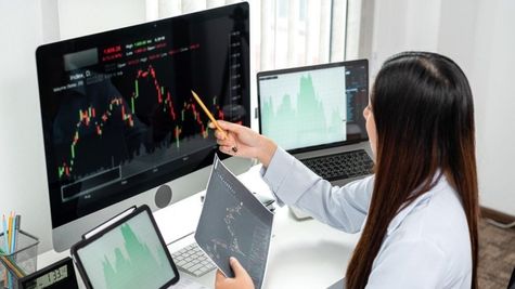 Year Ender 2025: स्टॉक मार्केट में भारतीय निवेशकों ने इस साल कौनसी गलतियां सबसे अधिक कीं?