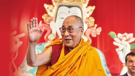 Dalai Lama Grammy Award: बौद्ध धर्म गुरु दलाई लामा ने जीता पहला ग्रैमी अवॉर्ड, जानें कितना है नेटवर्थ