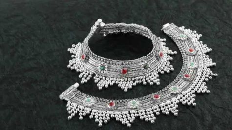 Silver Price Today: 17 अप्रैल को चांदी में फिर से उतार-चढ़ाव आया! जानिए अक्षय तृतीया से पहले चांदी का भाव 