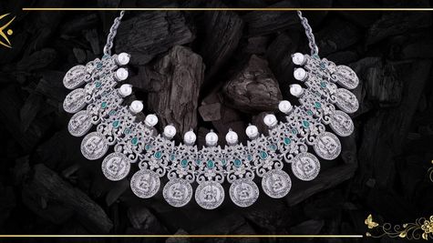 Silver Price Today: चांदी के दाम में जोरदार गिरावट! एक दिन में ₹10,000 टूटा भाव, जानिए आज का लेटेस्ट रेट