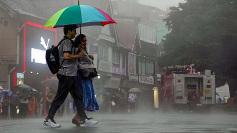Weather Today: दिल्ली-नोएडा-गुरुग्राम में बारिश से बुरा हाल! IMD ने बताया कब तक होगी बारिश...