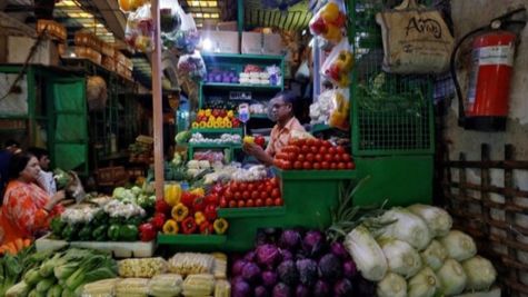 Retail Inflation: 18 महीने बाद RBI के 4% लक्ष्य से ऊपर पहुंची महंगाई, जून में CPI 4.38%