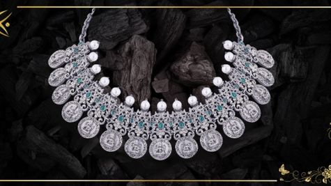 Silver Price Target: क्या चांदी पहुंचेगी ₹4 लाख प्रति किलो? जानें एक्सपर्ट की राय