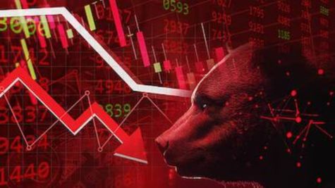 Trump Tension के बीच Market में गिरावट, लेकिन Expert बोले- घबराए नहीं! Pharma, Auto, IT पर जानिए पूरी डिटेल्स