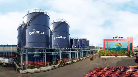 Gandhar Oil Refinery के शेयर में लगा अपर सर्किट! मुनाफा और रेवेन्यू ने किया कमाल, अब क्या होगा?