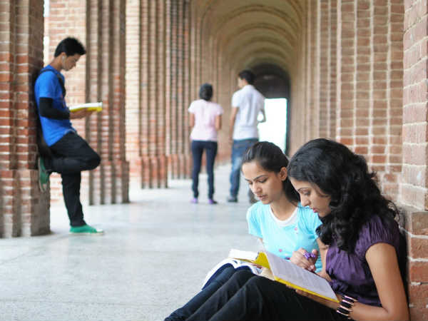 अगर बच्चे के करियर के लिये लेनी है सलाह