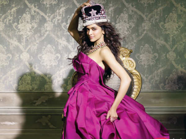 टॉप-10 में दीपिका पादुकोण