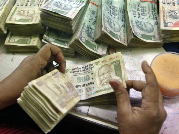 देश भर में 1700 सहकारी बैंक