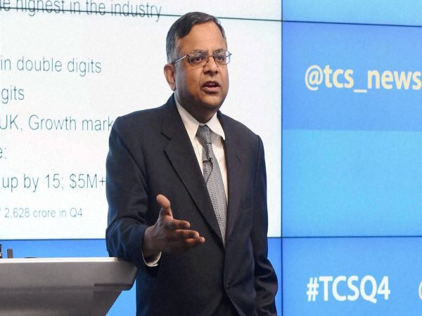  मुंबई में रहते हैं चंद्रशेखरन