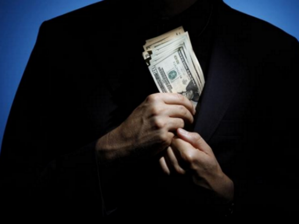 6000 भारतीयों ने छोड़ा देश