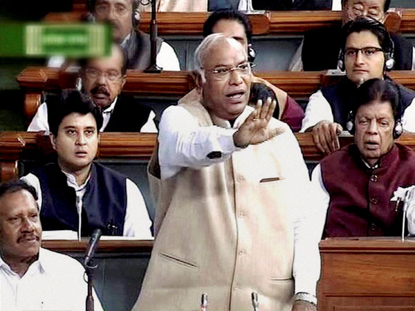 विपक्ष की प्रशंसा