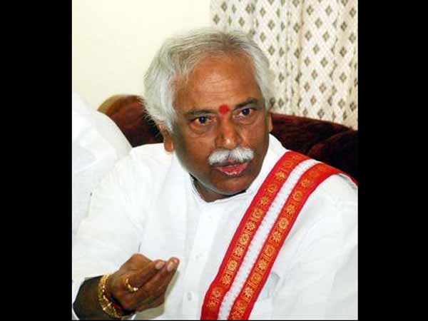 श्रम मंत्रालय और वित्त मंत्रालय के बीच चर्चा 