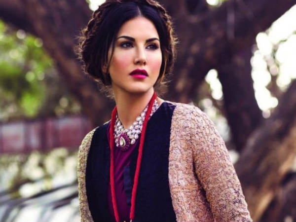 बॉन्ड्स और म्यूचुअल फंड में भी लगाया पैसा 