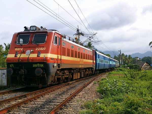 अनारक्षित टिकट भी कर सकते हैं बुक 