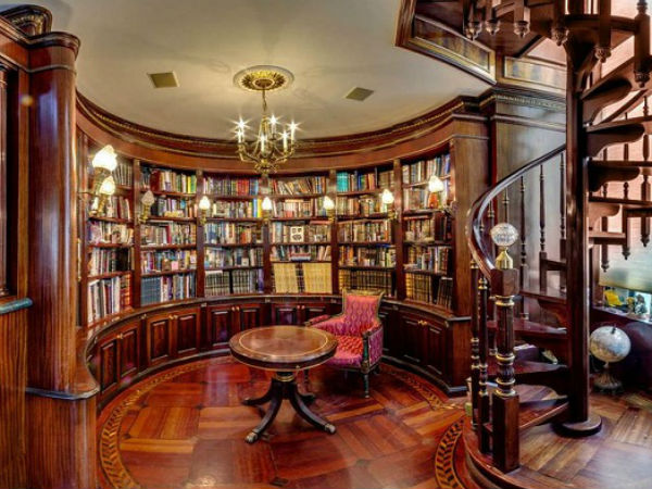 विशाल लाइब्रेरी 