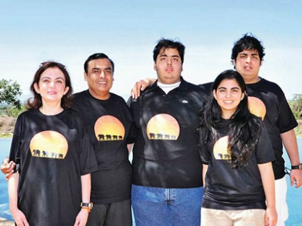 पिछले 6 सालों से देश के सबसे अमीर व्‍यक्तियों में गिने जाते हैं 