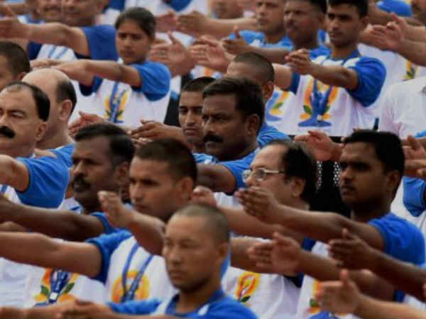 योग सिखाएं