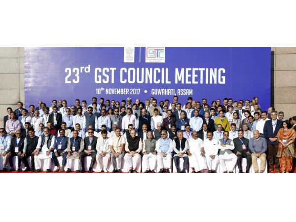 अब सिर्फ 50 आइटम में ही 28% टैक्‍स लगेगा 