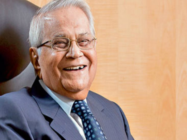 फोर्ब्स की लिस्ट में है नाम