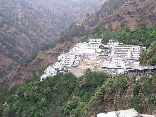 वैष्णोदेवी मंदिर, जम्‍मू कश्‍मीर 