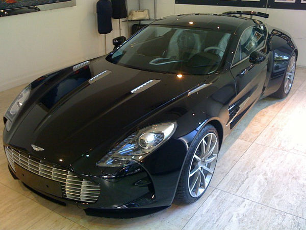 एस्टन मार्टिन वन-77