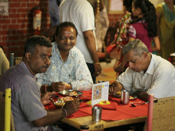 12 वर्षों से फ्री सेवा