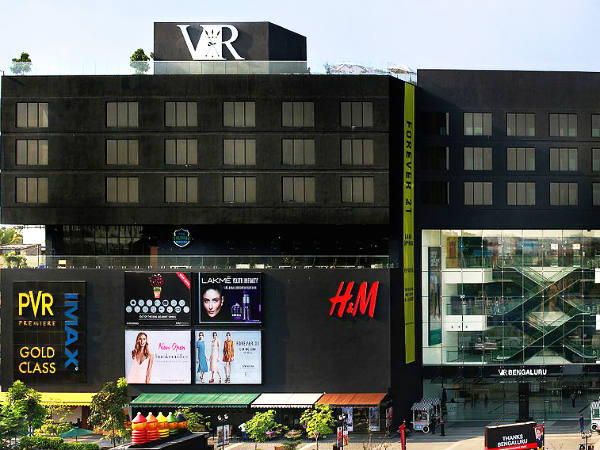 8- वी आर बैंगलुरु