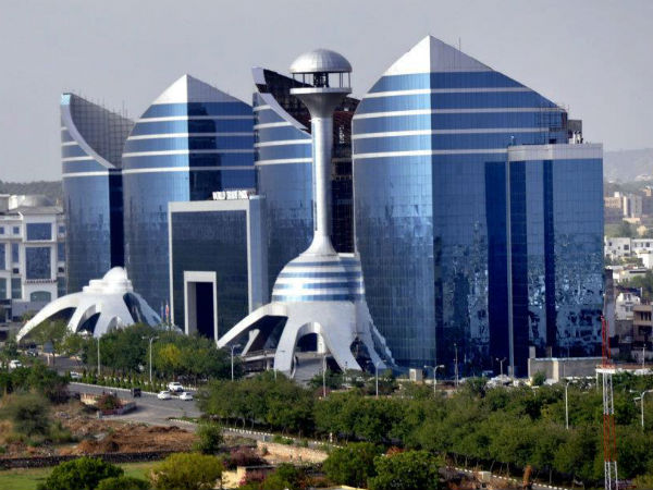 1- वर्ल्ड ट्रेड पार्क